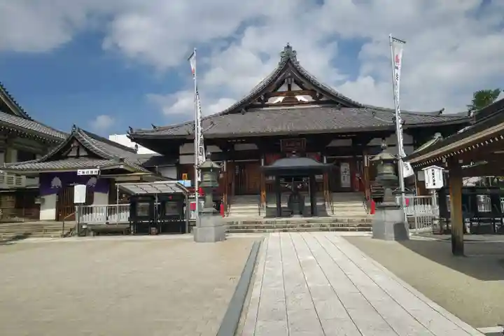 秋葉山圓通寺の本殿・本堂