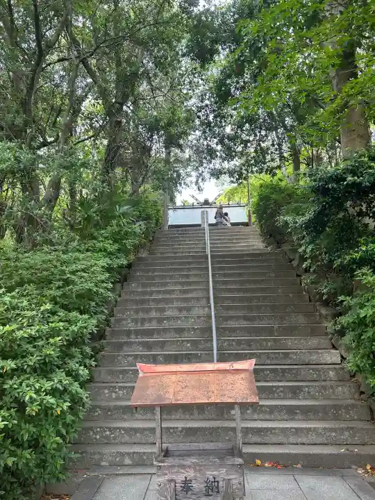 自凝島神社の{uncategorized: "未分類", other: "その他", undefined: "問題あり", building: "その他建物", grave: "お墓", sacred_gate: "鳥居", guardian: "狛犬", statue: "像", buddha: "仏像", history: "歴史", nature: "自然", garden: "庭園", animal: "動物", pagoda: "塔", temizu: "手水舎", mountain_gate: "山門・神門", sanctuary: "本殿・本堂", subordinate: "末社・摂社", art: "芸術", scenery: "景色", jizo: "地蔵", ema: "絵馬", goshuin: "御朱印", omikuji: "おみくじ", items: "授与品その他", amulet: "お守り", goshuincho: "御朱印帳", eats: "食事", festival: "お祭り", votive_dance: "神楽", shichigosan: "七五三参", wedding: "結婚式", experience: "体験その他", initially: "初詣", around: "周辺", anti_infection: "感染症対策"}