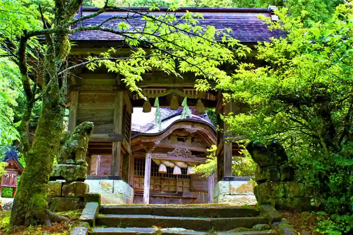 田村神社の山門・神門