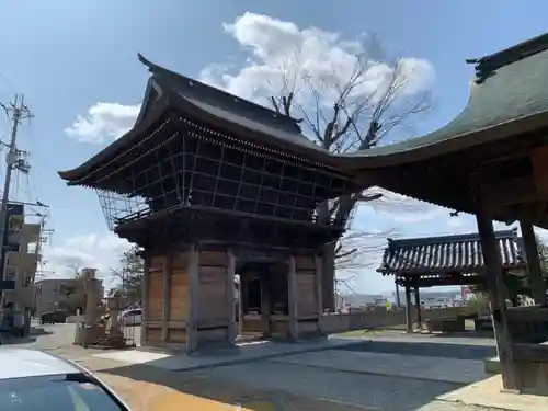 佐保神社の山門