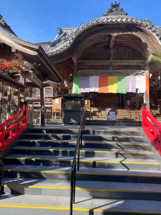 岩水寺の本殿・本堂