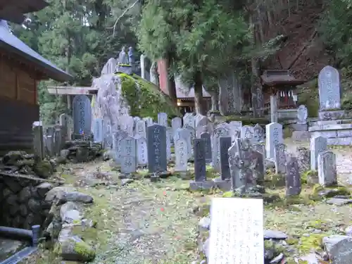 甲斐駒ヶ岳神社の建物その他