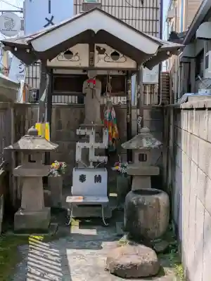 おりつ地蔵尊の{uncategorized: "未分類", other: "その他", undefined: "問題あり", building: "その他建物", grave: "お墓", sacred_gate: "鳥居", guardian: "狛犬", statue: "像", buddha: "仏像", history: "歴史", nature: "自然", garden: "庭園", animal: "動物", pagoda: "塔", temizu: "手水舎", mountain_gate: "山門・神門", sanctuary: "本殿・本堂", subordinate: "末社・摂社", art: "芸術", scenery: "景色", jizo: "地蔵", ema: "絵馬", goshuin: "御朱印", omikuji: "おみくじ", items: "授与品その他", amulet: "お守り", goshuincho: "御朱印帳", eats: "食事", festival: "お祭り", votive_dance: "神楽", shichigosan: "七五三参", wedding: "結婚式", experience: "体験その他", initially: "初詣", around: "周辺", anti_infection: "感染症対策"}