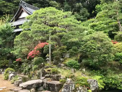 瀧谷寺の庭園