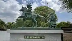 白旗神社の像