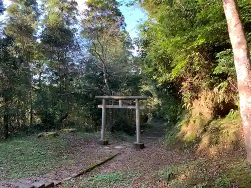 六所神社の鳥居