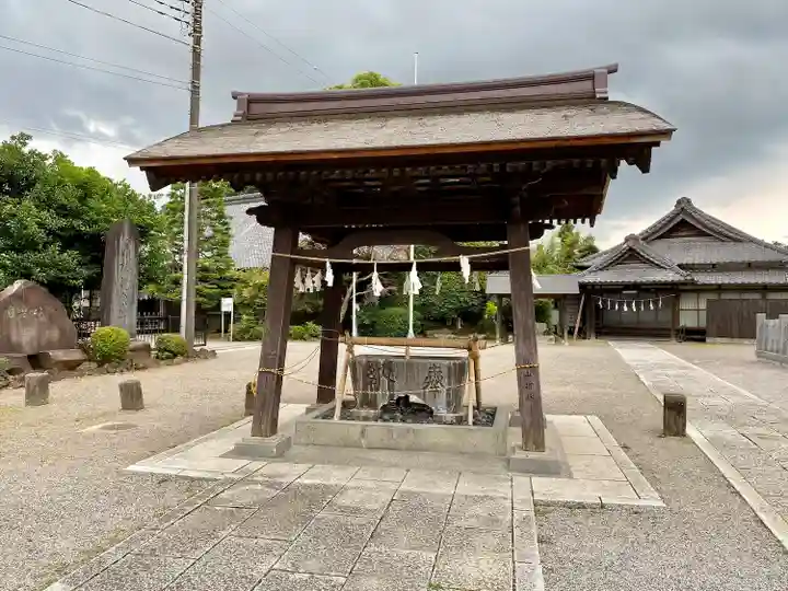 箭弓稲荷神社の手水舎