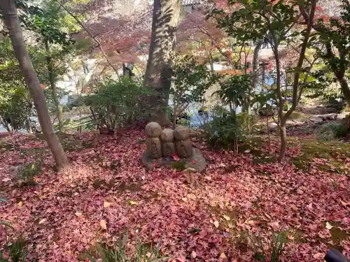 長谷寺の{uncategorized: "未分類", other: "その他", undefined: "問題あり", building: "その他建物", grave: "お墓", sacred_gate: "鳥居", guardian: "狛犬", statue: "像", buddha: "仏像", history: "歴史", nature: "自然", garden: "庭園", animal: "動物", pagoda: "塔", temizu: "手水舎", mountain_gate: "山門・神門", sanctuary: "本殿・本堂", subordinate: "末社・摂社", art: "芸術", scenery: "景色", jizo: "地蔵", ema: "絵馬", goshuin: "御朱印", omikuji: "おみくじ", items: "授与品その他", amulet: "お守り", goshuincho: "御朱印帳", eats: "食事", festival: "お祭り", votive_dance: "神楽", shichigosan: "七五三参", wedding: "結婚式", experience: "体験その他", initially: "初詣", around: "周辺", anti_infection: "感染症対策"}