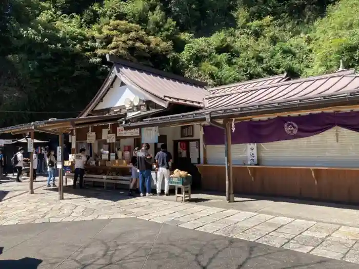 銭洗弁財天宇賀福神社の建物その他