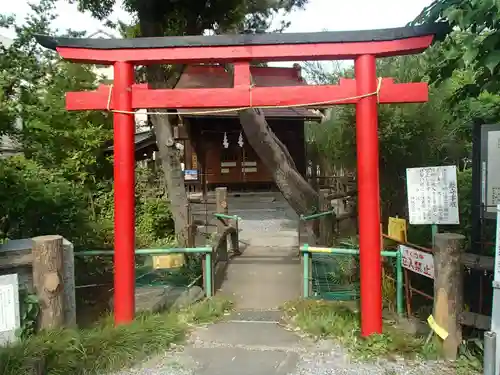 身形神社の鳥居