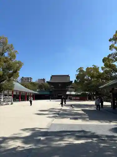 筥崎宮の{uncategorized: "未分類", other: "その他", undefined: "問題あり", building: "その他建物", grave: "お墓", sacred_gate: "鳥居", guardian: "狛犬", statue: "像", buddha: "仏像", history: "歴史", nature: "自然", garden: "庭園", animal: "動物", pagoda: "塔", temizu: "手水舎", mountain_gate: "山門・神門", sanctuary: "本殿・本堂", subordinate: "末社・摂社", art: "芸術", scenery: "景色", jizo: "地蔵", ema: "絵馬", goshuin: "御朱印", omikuji: "おみくじ", items: "授与品その他", amulet: "お守り", goshuincho: "御朱印帳", eats: "食事", festival: "お祭り", votive_dance: "神楽", shichigosan: "七五三参", wedding: "結婚式", experience: "体験その他", initially: "初詣", around: "周辺", anti_infection: "感染症対策"}