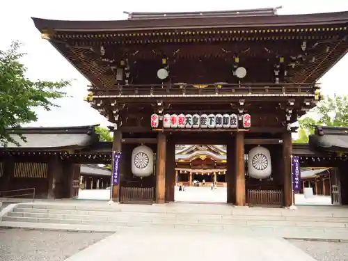 寒川神社の山門