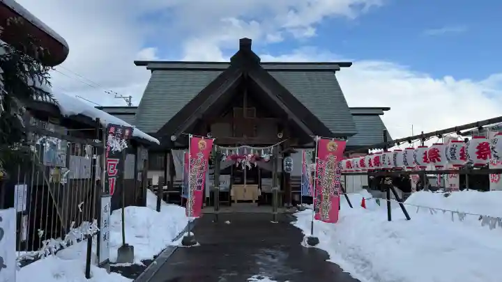 七重浜海津見神社の{uncategorized: "未分類", other: "その他", undefined: "問題あり", building: "その他建物", grave: "お墓", sacred_gate: "鳥居", guardian: "狛犬", statue: "像", buddha: "仏像", history: "歴史", nature: "自然", garden: "庭園", animal: "動物", pagoda: "塔", temizu: "手水舎", mountain_gate: "山門・神門", sanctuary: "本殿・本堂", subordinate: "末社・摂社", art: "芸術", scenery: "景色", jizo: "地蔵", ema: "絵馬", goshuin: "御朱印", omikuji: "おみくじ", items: "授与品その他", amulet: "お守り", goshuincho: "御朱印帳", eats: "食事", festival: "お祭り", votive_dance: "神楽", shichigosan: "七五三参", wedding: "結婚式", experience: "体験その他", initially: "初詣", around: "周辺", anti_infection: "感染症対策"}
