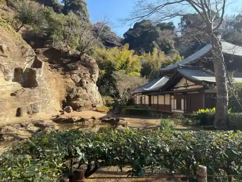 瑞泉寺の{uncategorized: "未分類", other: "その他", undefined: "問題あり", building: "その他建物", grave: "お墓", sacred_gate: "鳥居", guardian: "狛犬", statue: "像", buddha: "仏像", history: "歴史", nature: "自然", garden: "庭園", animal: "動物", pagoda: "塔", temizu: "手水舎", mountain_gate: "山門・神門", sanctuary: "本殿・本堂", subordinate: "末社・摂社", art: "芸術", scenery: "景色", jizo: "地蔵", ema: "絵馬", goshuin: "御朱印", omikuji: "おみくじ", items: "授与品その他", amulet: "お守り", goshuincho: "御朱印帳", eats: "食事", festival: "お祭り", votive_dance: "神楽", shichigosan: "七五三参", wedding: "結婚式", experience: "体験その他", initially: "初詣", around: "周辺", anti_infection: "感染症対策"}
