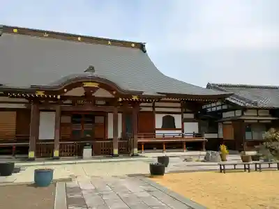 源蔵寺の{uncategorized: "未分類", other: "その他", undefined: "問題あり", building: "その他建物", grave: "お墓", sacred_gate: "鳥居", guardian: "狛犬", statue: "像", buddha: "仏像", history: "歴史", nature: "自然", garden: "庭園", animal: "動物", pagoda: "塔", temizu: "手水舎", mountain_gate: "山門・神門", sanctuary: "本殿・本堂", subordinate: "末社・摂社", art: "芸術", scenery: "景色", jizo: "地蔵", ema: "絵馬", goshuin: "御朱印", omikuji: "おみくじ", items: "授与品その他", amulet: "お守り", goshuincho: "御朱印帳", eats: "食事", festival: "お祭り", votive_dance: "神楽", shichigosan: "七五三参", wedding: "結婚式", experience: "体験その他", initially: "初詣", around: "周辺", anti_infection: "感染症対策"}