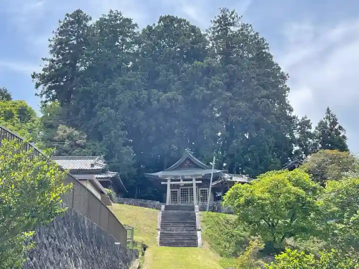 日枝神社 (甲南町稗谷)の{uncategorized: "未分類", other: "その他", undefined: "問題あり", building: "その他建物", grave: "お墓", sacred_gate: "鳥居", guardian: "狛犬", statue: "像", buddha: "仏像", history: "歴史", nature: "自然", garden: "庭園", animal: "動物", pagoda: "塔", temizu: "手水舎", mountain_gate: "山門・神門", sanctuary: "本殿・本堂", subordinate: "末社・摂社", art: "芸術", scenery: "景色", jizo: "地蔵", ema: "絵馬", goshuin: "御朱印", omikuji: "おみくじ", items: "授与品その他", amulet: "お守り", goshuincho: "御朱印帳", eats: "食事", festival: "お祭り", votive_dance: "神楽", shichigosan: "七五三参", wedding: "結婚式", experience: "体験その他", initially: "初詣", around: "周辺", anti_infection: "感染症対策"}