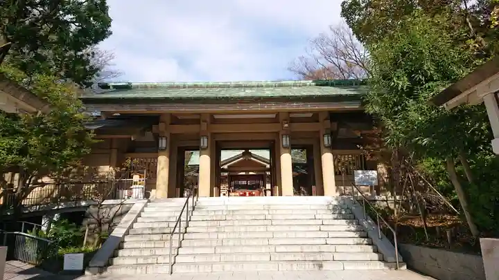 東郷神社の山門・神門