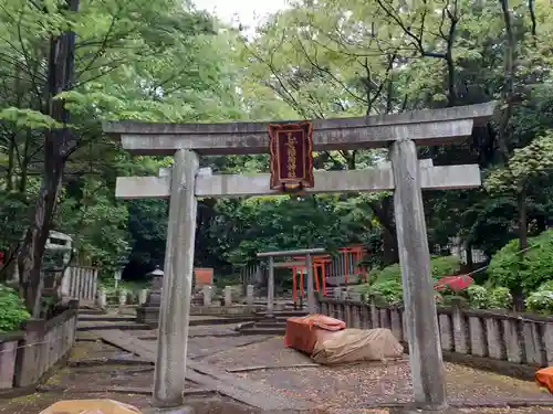 根津神社の鳥居