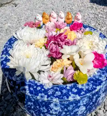 埼玉厄除け開運大師・龍泉寺（切り絵御朱印発祥の寺）の{uncategorized: "未分類", other: "その他", undefined: "問題あり", building: "その他建物", grave: "お墓", sacred_gate: "鳥居", guardian: "狛犬", statue: "像", buddha: "仏像", history: "歴史", nature: "自然", garden: "庭園", animal: "動物", pagoda: "塔", temizu: "手水舎", mountain_gate: "山門・神門", sanctuary: "本殿・本堂", subordinate: "末社・摂社", art: "芸術", scenery: "景色", jizo: "地蔵", ema: "絵馬", goshuin: "御朱印", omikuji: "おみくじ", items: "授与品その他", amulet: "お守り", goshuincho: "御朱印帳", eats: "食事", festival: "お祭り", votive_dance: "神楽", shichigosan: "七五三参", wedding: "結婚式", experience: "体験その他", initially: "初詣", around: "周辺", anti_infection: "感染症対策"}