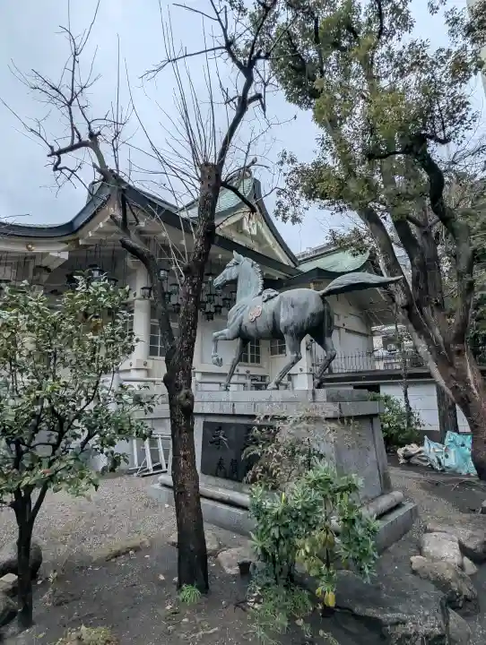 難波八阪神社の{uncategorized: "未分類", other: "その他", undefined: "問題あり", building: "その他建物", grave: "お墓", sacred_gate: "鳥居", guardian: "狛犬", statue: "像", buddha: "仏像", history: "歴史", nature: "自然", garden: "庭園", animal: "動物", pagoda: "塔", temizu: "手水舎", mountain_gate: "山門・神門", sanctuary: "本殿・本堂", subordinate: "末社・摂社", art: "芸術", scenery: "景色", jizo: "地蔵", ema: "絵馬", goshuin: "御朱印", omikuji: "おみくじ", items: "授与品その他", amulet: "お守り", goshuincho: "御朱印帳", eats: "食事", festival: "お祭り", votive_dance: "神楽", shichigosan: "七五三参", wedding: "結婚式", experience: "体験その他", initially: "初詣", around: "周辺", anti_infection: "感染症対策"}