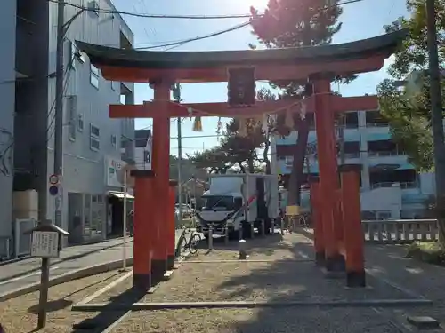 六所神社の鳥居