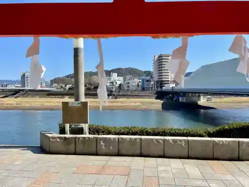 上土朝日稲荷神社の{uncategorized: "未分類", other: "その他", undefined: "問題あり", building: "その他建物", grave: "お墓", sacred_gate: "鳥居", guardian: "狛犬", statue: "像", buddha: "仏像", history: "歴史", nature: "自然", garden: "庭園", animal: "動物", pagoda: "塔", temizu: "手水舎", mountain_gate: "山門・神門", sanctuary: "本殿・本堂", subordinate: "末社・摂社", art: "芸術", scenery: "景色", jizo: "地蔵", ema: "絵馬", goshuin: "御朱印", omikuji: "おみくじ", items: "授与品その他", amulet: "お守り", goshuincho: "御朱印帳", eats: "食事", festival: "お祭り", votive_dance: "神楽", shichigosan: "七五三参", wedding: "結婚式", experience: "体験その他", initially: "初詣", around: "周辺", anti_infection: "感染症対策"}