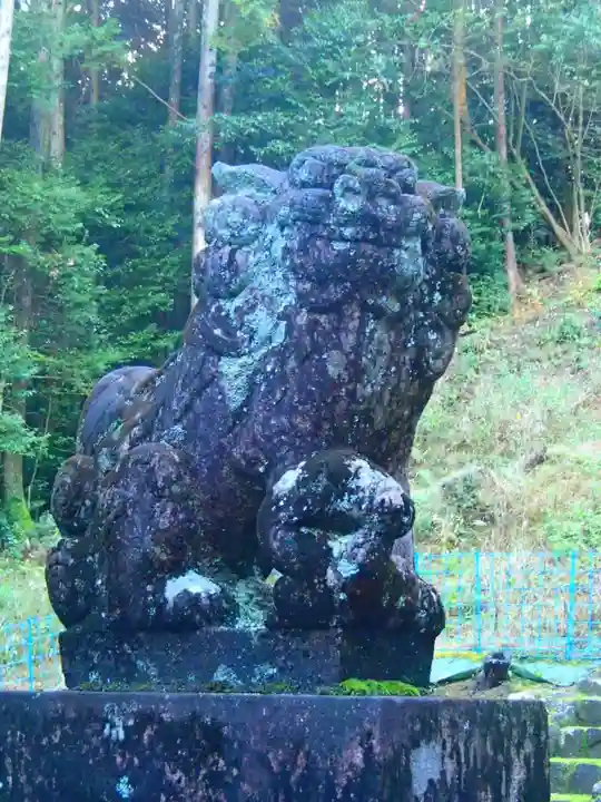 神明神社の狛犬
