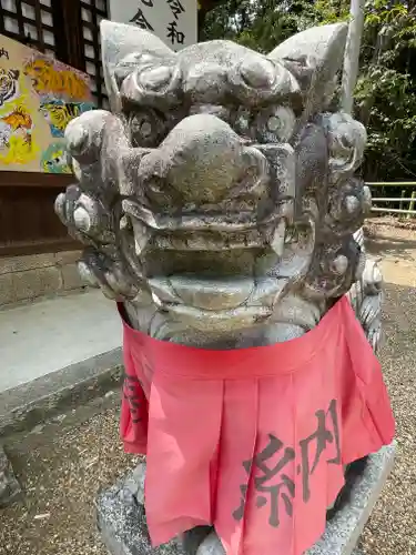 春日神社（茄子作）の狛犬