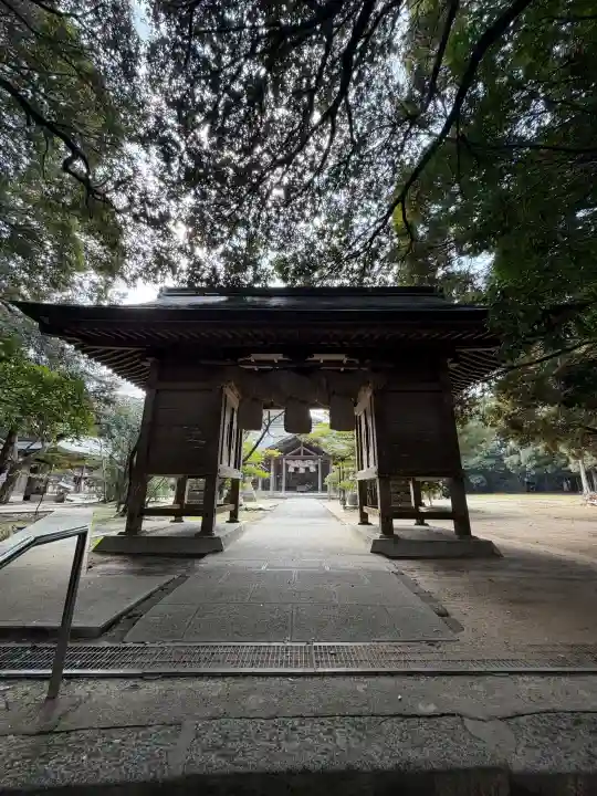 長浜神社の{uncategorized: "未分類", other: "その他", undefined: "問題あり", building: "その他建物", grave: "お墓", sacred_gate: "鳥居", guardian: "狛犬", statue: "像", buddha: "仏像", history: "歴史", nature: "自然", garden: "庭園", animal: "動物", pagoda: "塔", temizu: "手水舎", mountain_gate: "山門・神門", sanctuary: "本殿・本堂", subordinate: "末社・摂社", art: "芸術", scenery: "景色", jizo: "地蔵", ema: "絵馬", goshuin: "御朱印", omikuji: "おみくじ", items: "授与品その他", amulet: "お守り", goshuincho: "御朱印帳", eats: "食事", festival: "お祭り", votive_dance: "神楽", shichigosan: "七五三参", wedding: "結婚式", experience: "体験その他", initially: "初詣", around: "周辺", anti_infection: "感染症対策"}