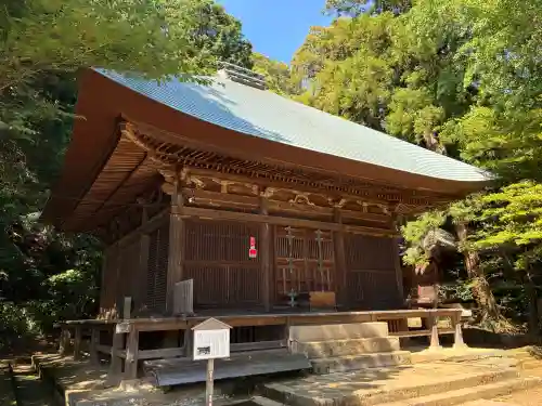 神武寺の{uncategorized: "未分類", other: "その他", undefined: "問題あり", building: "その他建物", grave: "お墓", sacred_gate: "鳥居", guardian: "狛犬", statue: "像", buddha: "仏像", history: "歴史", nature: "自然", garden: "庭園", animal: "動物", pagoda: "塔", temizu: "手水舎", mountain_gate: "山門・神門", sanctuary: "本殿・本堂", subordinate: "末社・摂社", art: "芸術", scenery: "景色", jizo: "地蔵", ema: "絵馬", goshuin: "御朱印", omikuji: "おみくじ", items: "授与品その他", amulet: "お守り", goshuincho: "御朱印帳", eats: "食事", festival: "お祭り", votive_dance: "神楽", shichigosan: "七五三参", wedding: "結婚式", experience: "体験その他", initially: "初詣", around: "周辺", anti_infection: "感染症対策"}