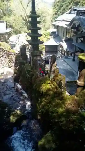 三角寺の塔