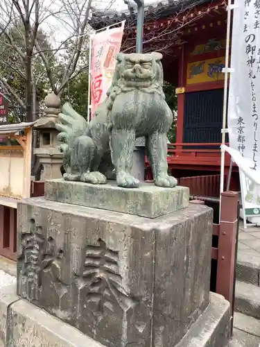 浅草神社の狛犬