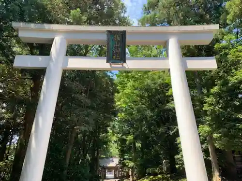 雄山神社前立社壇の鳥居