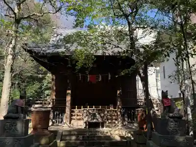 四合稲荷神社の{uncategorized: "未分類", other: "その他", undefined: "問題あり", building: "その他建物", grave: "お墓", sacred_gate: "鳥居", guardian: "狛犬", statue: "像", buddha: "仏像", history: "歴史", nature: "自然", garden: "庭園", animal: "動物", pagoda: "塔", temizu: "手水舎", mountain_gate: "山門・神門", sanctuary: "本殿・本堂", subordinate: "末社・摂社", art: "芸術", scenery: "景色", jizo: "地蔵", ema: "絵馬", goshuin: "御朱印", omikuji: "おみくじ", items: "授与品その他", amulet: "お守り", goshuincho: "御朱印帳", eats: "食事", festival: "お祭り", votive_dance: "神楽", shichigosan: "七五三参", wedding: "結婚式", experience: "体験その他", initially: "初詣", around: "周辺", anti_infection: "感染症対策"}