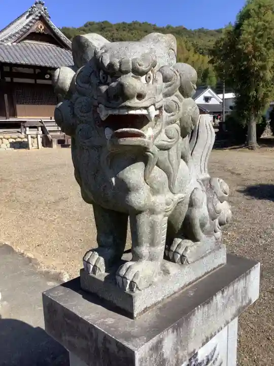 白山社(仲畑)の狛犬