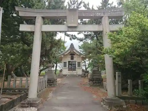 神明社の鳥居