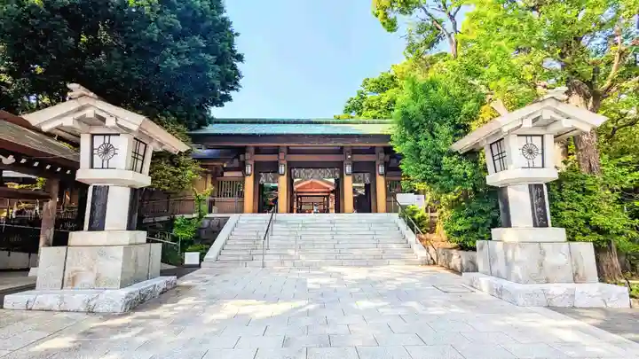 東郷神社の山門・神門