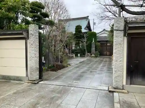西光寺の{uncategorized: "未分類", other: "その他", undefined: "問題あり", building: "その他建物", grave: "お墓", sacred_gate: "鳥居", guardian: "狛犬", statue: "像", buddha: "仏像", history: "歴史", nature: "自然", garden: "庭園", animal: "動物", pagoda: "塔", temizu: "手水舎", mountain_gate: "山門・神門", sanctuary: "本殿・本堂", subordinate: "末社・摂社", art: "芸術", scenery: "景色", jizo: "地蔵", ema: "絵馬", goshuin: "御朱印", omikuji: "おみくじ", items: "授与品その他", amulet: "お守り", goshuincho: "御朱印帳", eats: "食事", festival: "お祭り", votive_dance: "神楽", shichigosan: "七五三参", wedding: "結婚式", experience: "体験その他", initially: "初詣", around: "周辺", anti_infection: "感染症対策"}