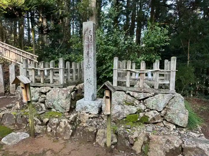 温泉神社の{uncategorized: "未分類", other: "その他", undefined: "問題あり", building: "その他建物", grave: "お墓", sacred_gate: "鳥居", guardian: "狛犬", statue: "像", buddha: "仏像", history: "歴史", nature: "自然", garden: "庭園", animal: "動物", pagoda: "塔", temizu: "手水舎", mountain_gate: "山門・神門", sanctuary: "本殿・本堂", subordinate: "末社・摂社", art: "芸術", scenery: "景色", jizo: "地蔵", ema: "絵馬", goshuin: "御朱印", omikuji: "おみくじ", items: "授与品その他", amulet: "お守り", goshuincho: "御朱印帳", eats: "食事", festival: "お祭り", votive_dance: "神楽", shichigosan: "七五三参", wedding: "結婚式", experience: "体験その他", initially: "初詣", around: "周辺", anti_infection: "感染症対策"}