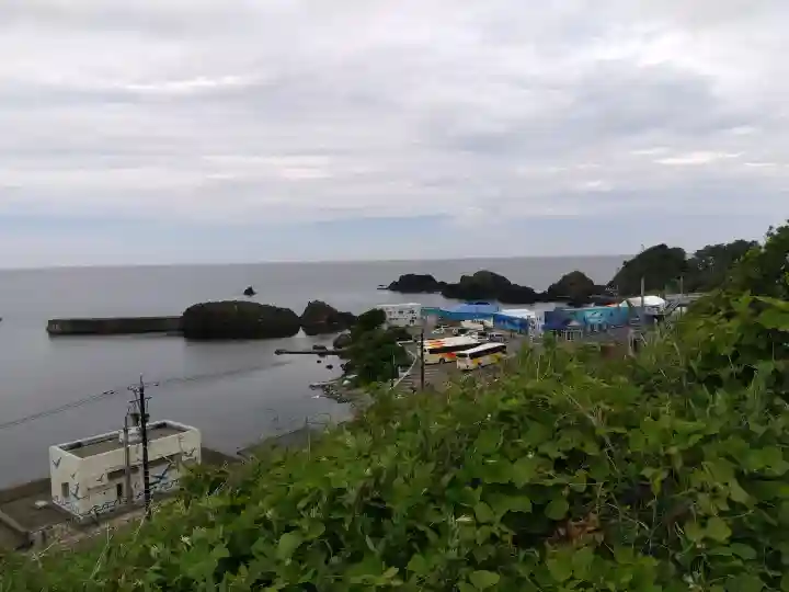 美保神社の{uncategorized: "未分類", other: "その他", undefined: "問題あり", building: "その他建物", grave: "お墓", sacred_gate: "鳥居", guardian: "狛犬", statue: "像", buddha: "仏像", history: "歴史", nature: "自然", garden: "庭園", animal: "動物", pagoda: "塔", temizu: "手水舎", mountain_gate: "山門・神門", sanctuary: "本殿・本堂", subordinate: "末社・摂社", art: "芸術", scenery: "景色", jizo: "地蔵", ema: "絵馬", goshuin: "御朱印", omikuji: "おみくじ", items: "授与品その他", amulet: "お守り", goshuincho: "御朱印帳", eats: "食事", festival: "お祭り", votive_dance: "神楽", shichigosan: "七五三参", wedding: "結婚式", experience: "体験その他", initially: "初詣", around: "周辺", anti_infection: "感染症対策"}