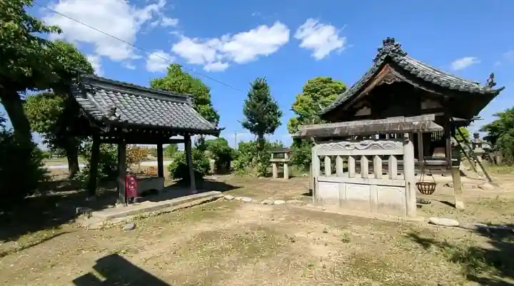 八幡社(堀之内)の{uncategorized: "未分類", other: "その他", undefined: "問題あり", building: "その他建物", grave: "お墓", sacred_gate: "鳥居", guardian: "狛犬", statue: "像", buddha: "仏像", history: "歴史", nature: "自然", garden: "庭園", animal: "動物", pagoda: "塔", temizu: "手水舎", mountain_gate: "山門・神門", sanctuary: "本殿・本堂", subordinate: "末社・摂社", art: "芸術", scenery: "景色", jizo: "地蔵", ema: "絵馬", goshuin: "御朱印", omikuji: "おみくじ", items: "授与品その他", amulet: "お守り", goshuincho: "御朱印帳", eats: "食事", festival: "お祭り", votive_dance: "神楽", shichigosan: "七五三参", wedding: "結婚式", experience: "体験その他", initially: "初詣", around: "周辺", anti_infection: "感染症対策"}