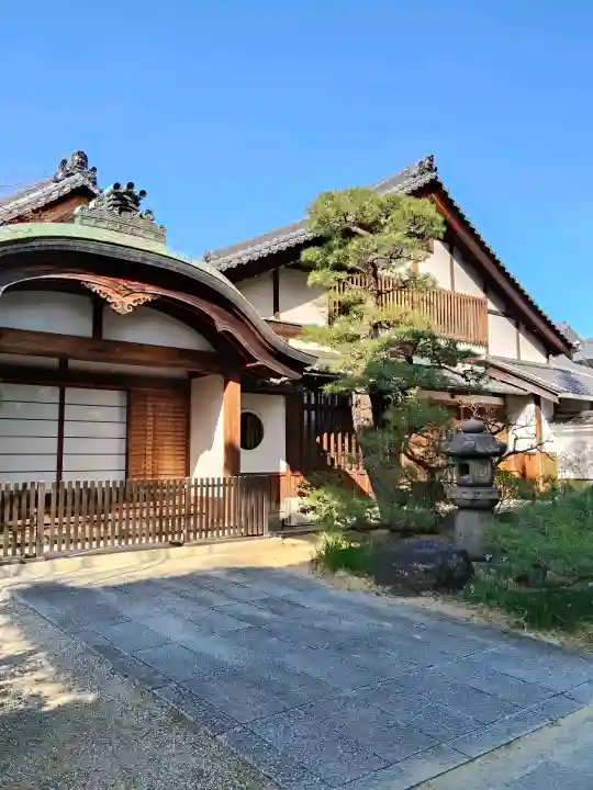 法楽寺の{uncategorized: "未分類", other: "その他", undefined: "問題あり", building: "その他建物", grave: "お墓", sacred_gate: "鳥居", guardian: "狛犬", statue: "像", buddha: "仏像", history: "歴史", nature: "自然", garden: "庭園", animal: "動物", pagoda: "塔", temizu: "手水舎", mountain_gate: "山門・神門", sanctuary: "本殿・本堂", subordinate: "末社・摂社", art: "芸術", scenery: "景色", jizo: "地蔵", ema: "絵馬", goshuin: "御朱印", omikuji: "おみくじ", items: "授与品その他", amulet: "お守り", goshuincho: "御朱印帳", eats: "食事", festival: "お祭り", votive_dance: "神楽", shichigosan: "七五三参", wedding: "結婚式", experience: "体験その他", initially: "初詣", around: "周辺", anti_infection: "感染症対策"}