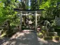 十和田神社の{uncategorized: "未分類", other: "その他", undefined: "問題あり", building: "その他建物", grave: "お墓", sacred_gate: "鳥居", guardian: "狛犬", statue: "像", buddha: "仏像", history: "歴史", nature: "自然", garden: "庭園", animal: "動物", pagoda: "塔", temizu: "手水舎", mountain_gate: "山門・神門", sanctuary: "本殿・本堂", subordinate: "末社・摂社", art: "芸術", scenery: "景色", jizo: "地蔵", ema: "絵馬", goshuin: "御朱印", omikuji: "おみくじ", items: "授与品その他", amulet: "お守り", goshuincho: "御朱印帳", eats: "食事", festival: "お祭り", votive_dance: "神楽", shichigosan: "七五三参", wedding: "結婚式", experience: "体験その他", initially: "初詣", around: "周辺", anti_infection: "感染症対策"}
