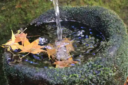 磐椅神社の手水