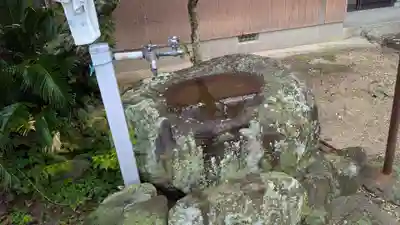 救世堂の手水舎