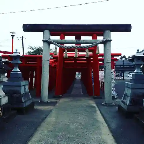 小泉稲荷神社の鳥居