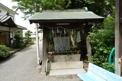 西代神社の手水舎