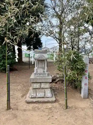 御嶽神社  （上矢部）の{uncategorized: "未分類", other: "その他", undefined: "問題あり", building: "その他建物", grave: "お墓", sacred_gate: "鳥居", guardian: "狛犬", statue: "像", buddha: "仏像", history: "歴史", nature: "自然", garden: "庭園", animal: "動物", pagoda: "塔", temizu: "手水舎", mountain_gate: "山門・神門", sanctuary: "本殿・本堂", subordinate: "末社・摂社", art: "芸術", scenery: "景色", jizo: "地蔵", ema: "絵馬", goshuin: "御朱印", omikuji: "おみくじ", items: "授与品その他", amulet: "お守り", goshuincho: "御朱印帳", eats: "食事", festival: "お祭り", votive_dance: "神楽", shichigosan: "七五三参", wedding: "結婚式", experience: "体験その他", initially: "初詣", around: "周辺", anti_infection: "感染症対策"}