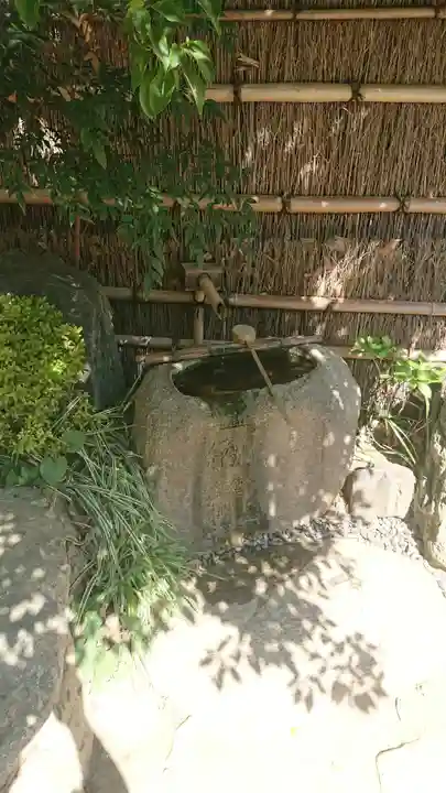 正寶院(飛不動尊)の手水舎