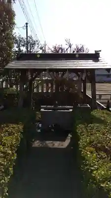 白蛇辨財天の手水舎